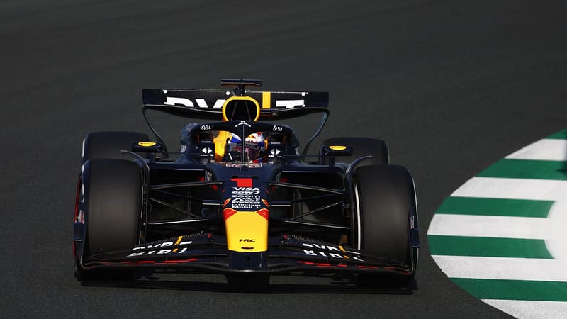 Super Verstappen vince gara Sprint del Gp di Cina