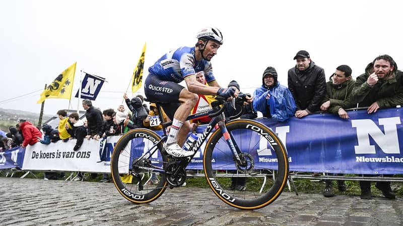 Alaphilippe vince la 12^ tappa al Giro, Pogacar resta in rosa